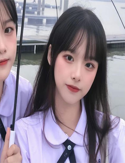 影院同步：捣蛋少女拍摄技巧全面分析深刻反思的：镜头语言与画面构图探讨